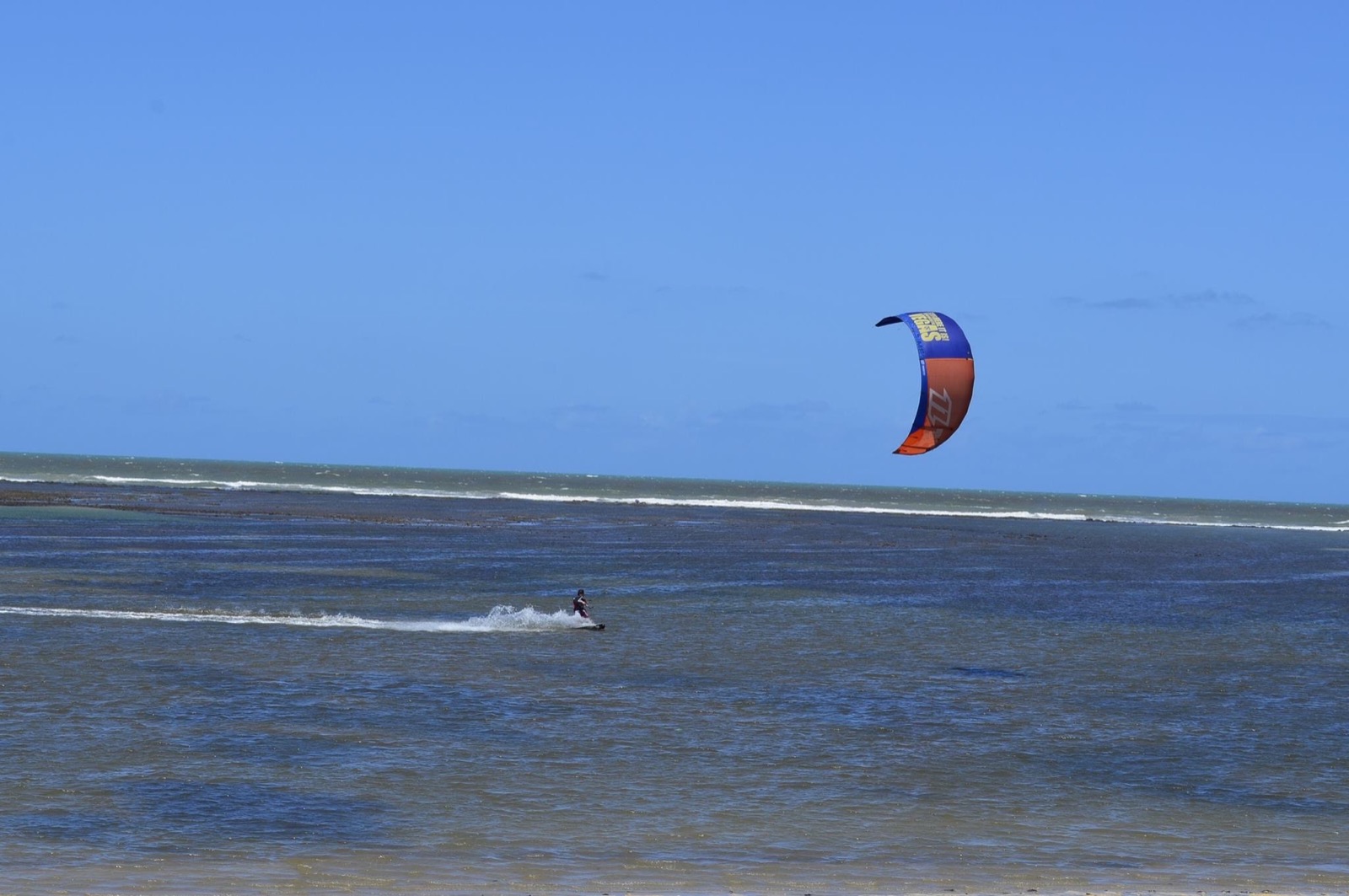 Kitesurfing photo