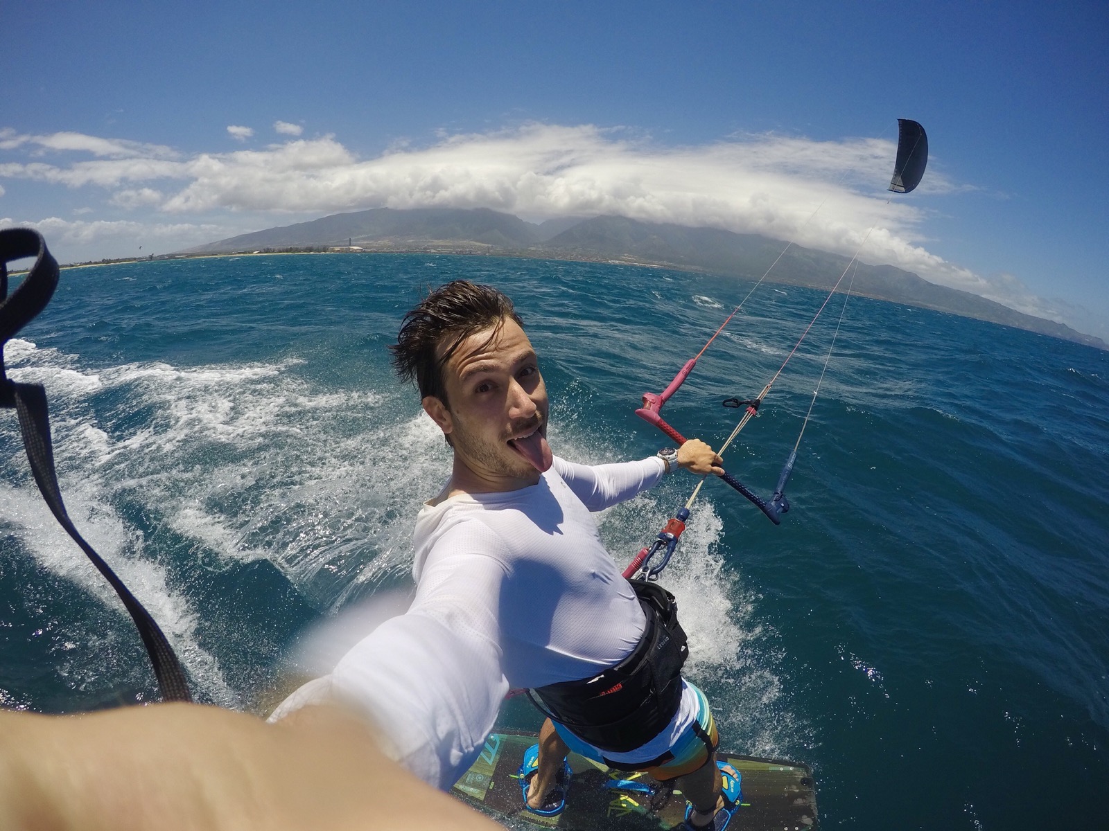 Kitesurfing photo